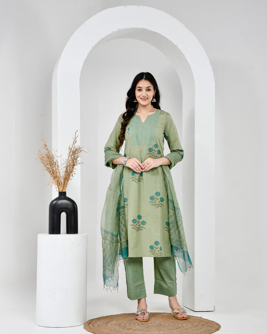Aabroo Green Cotton Suit Set with Mulmul dupatta