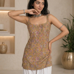 Elegant Floral Printed Sleeveless Kurti Top for Women