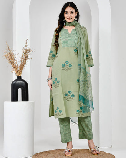 Aabroo Green Cotton Suit Set with Mulmul dupatta