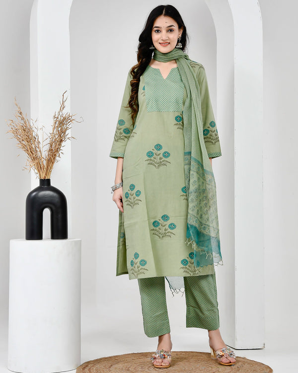 Aabroo Green Cotton Suit Set with Mulmul dupatta