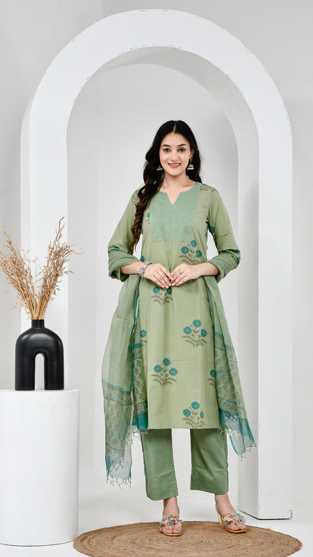 Aabroo Green Cotton Suit Set with Mulmul dupatta
