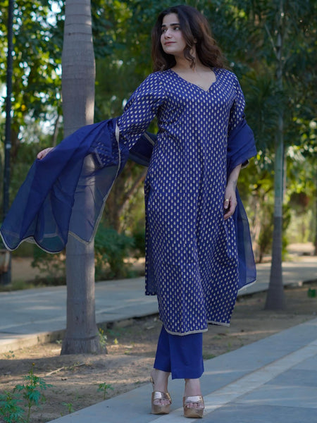 Aaravi – Midnight Gold Handblock Printed Cotton Suit Set with Organza Dupatta