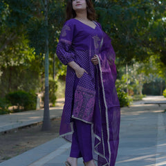 Vamika – Royal Orchid Handblock Gold Printed Cotton Suit Set with Organza Dupatta