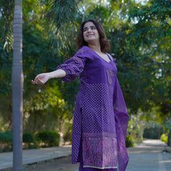 Vamika – Royal Orchid Handblock Gold Printed Cotton Suit Set with Organza Dupatta