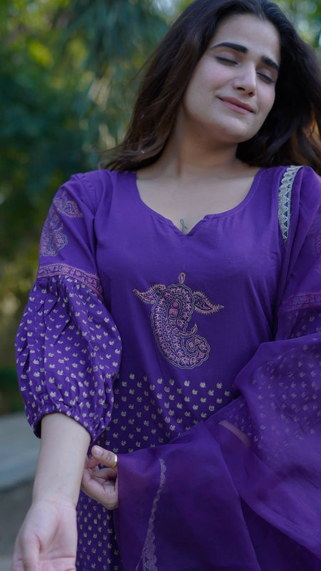 Vamika – Royal Orchid Handblock Gold Printed Cotton Suit Set with Organza Dupatta